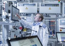 In der E³-Forschungsfabrik Ressourceneffiziente Produktion können kleine und mittlere Unternehmen gemeinsam mit den Wissenschaftlern des Fraunhofer IWU ab sofort ihre Industrie-4.0-Entwicklungen testen.