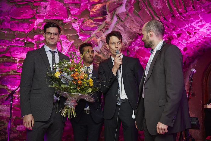 Foto: © Marco Warmuth – Vergabe der bionection-Technology-Transfer-Trophy (T³) durch die KPMG AG Wirtschaftsprüfungsgesellschaft an denovoMATRIX Foto: © Marco Warmuth – Vergabe der bionection-Technology-Transfer-Trophy (T³) durch die KPMG AG Wirtschaftsprüfungsgesellschaft an denovoMATRIX