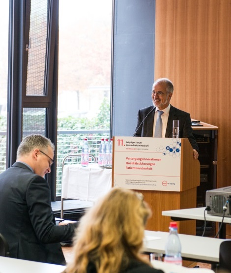 Vorstandsvorsitzender Prof. Dr. Wolfgang E. Fleig begrüßt die Gäste auf dem 11. Leipziger Forum Gesundheitswirtschaft 2015 Vorstandsvorsitzender Prof. Dr. Wolfgang E. Fleig begrüßt die Gäste auf dem 11. Leipziger Forum Gesundheitswirtschaft 2015